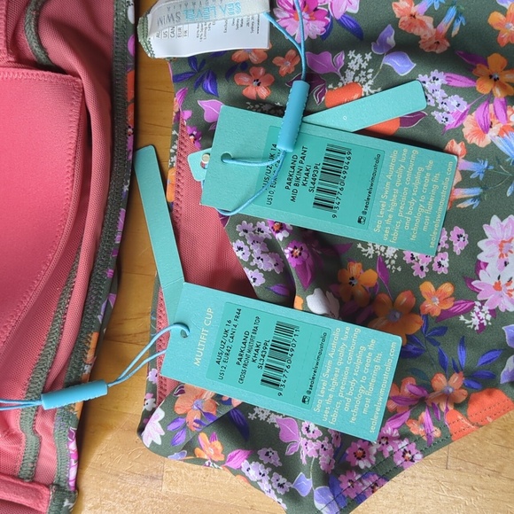 Sea level NWT 10/12 Bikini - Parkland - Crossfront Bikini Top & Mid Rise Bottom - Picture 10 of 10